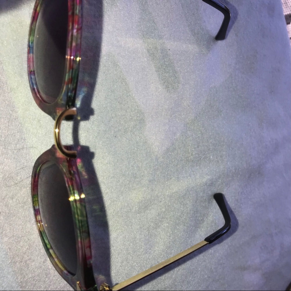 Sunglasses - Picture 3 of 8